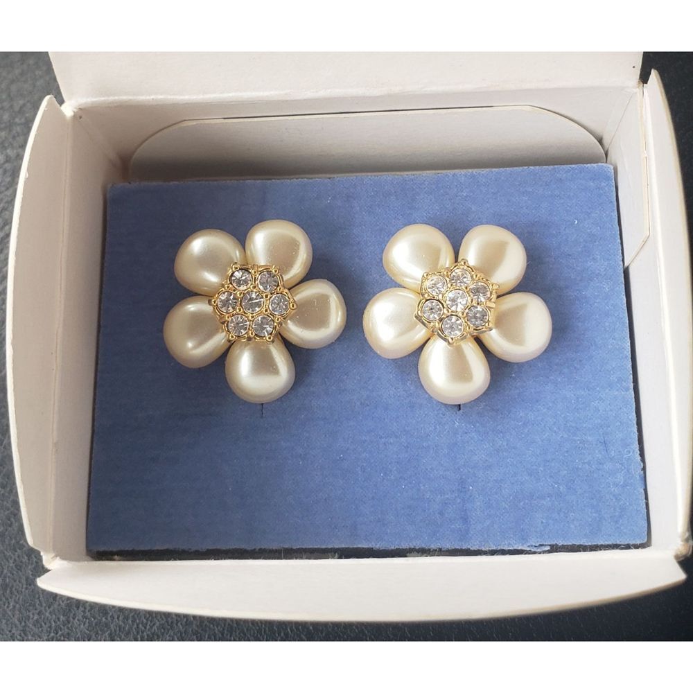 Vintage AVON Pearlescent Flower Rhinestone Clip On Earrings